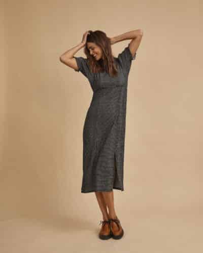 Freequent sort/offwhite kjole | FQMATZ-DRESS