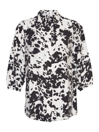 Moss copenhagen sort hvid skjortebluse med krave og knapper foran MSCHKaralynn 3/4 Shirt AOP BLACK ANIMAL