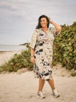 Zoey plussize tunika med print v-udskæring 2/4 ærmer LENA DRESS 000 Black print