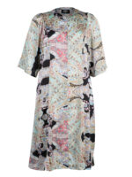 Zoey plussize tunika med print v-udskæring 2/4 ærmer LENA DRESS 000 Black print