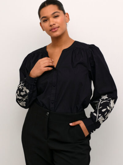 Kaffe Curve Black KCnatalia Shirt sort skjorte bluse knappelukning