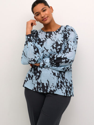 Kaffe Curve Grey/Blue KCluma Blouse blå mønstret bluse