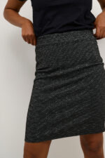 Sort glitrende kort nederdel Kaffe KAtippie Skirt Black/Chalk mini check