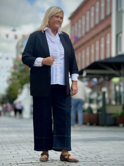 klassisk hvid skjorte. ONLY Carmakoma CARSTRETCHY SHIRT Cloud Dancer