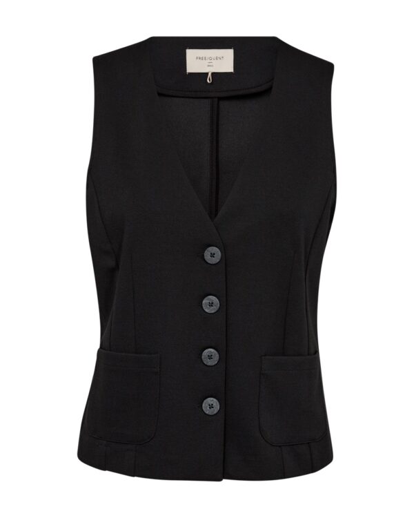 Fronten af klassisk sort vest med v-hals, knapper og lommer. Freequent FQNANNI-WAISTCOAT Black