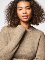 kort brun strikkjole lange ærmer. PIECES PCELLEN LS O-NECK Knit Dress fossil