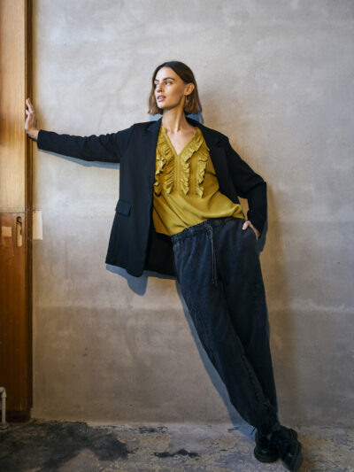 bukser med denim look og elastik i taljen og buksekant. Freequent FQDELY-PANTS Black