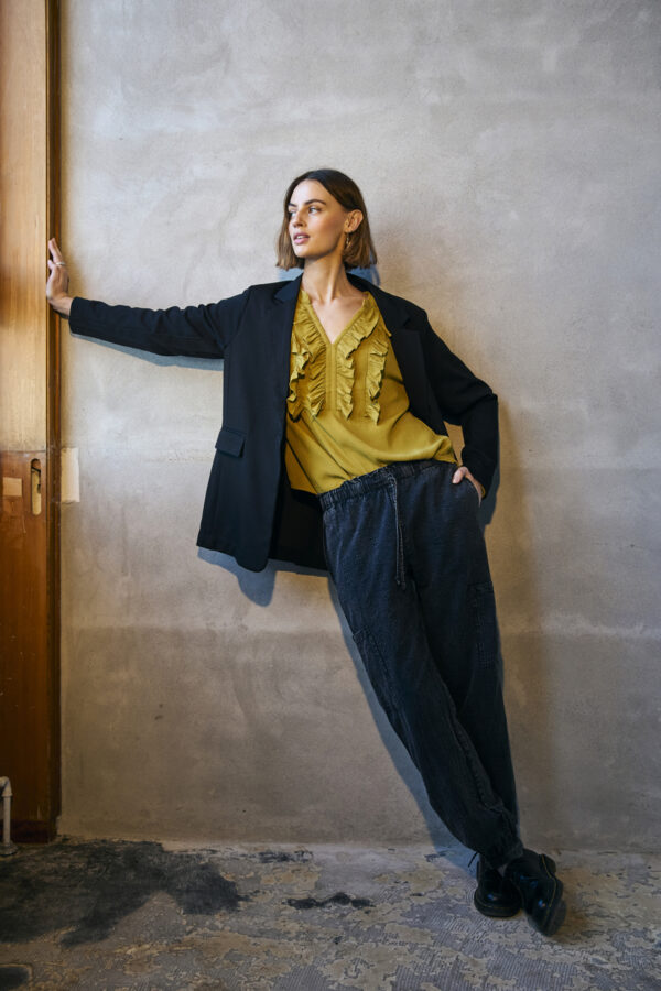 bukser med denim look og elastik i taljen og buksekant. Freequent FQDELY-PANTS Black