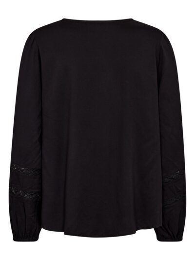 ryggen af sort bluse med elegante detaljer på ærmerne. Freequent FQMAZE-BLOUSE Black