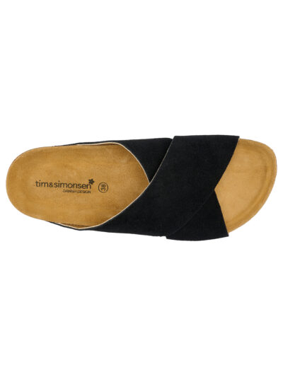 billede oppefra af sort sandal med krydsende remme i ruskind. Tim & Simonsen Annet Nature Negro
