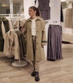 marie med beige trenchcoat Humble JulesHbs jacket Khaki combi
