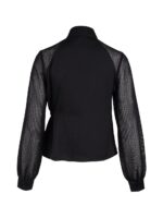 bagpå sort bluse med blondedetaljer og lomme i den ene side. NÜ Yalda Shirt Black 8351-40