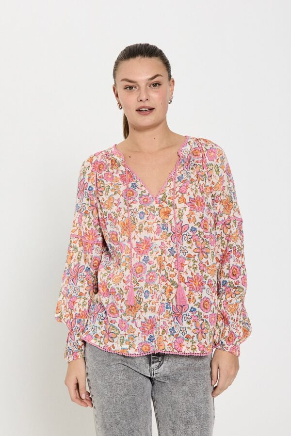 lyserød bluse med blomstermønster Freequent Star off-white w Fuchsia Pink FQCARIN-BLOUSE