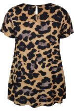 ryger af leo tunika kjole med korte ærmer og rund hals. ZHENZI Gigi 753-Tunic S/S Sand