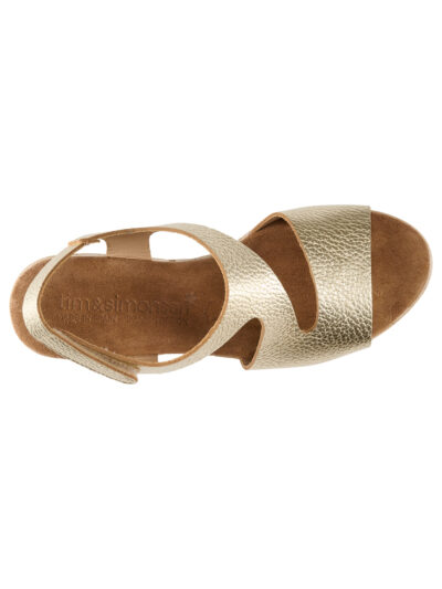 billede oppefra af metallic skind sandal med kilehæl på 7 cm og en front på 3 cm. Tim & Simonsen Katia Nature Platino