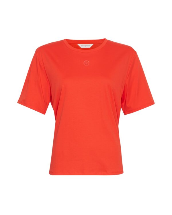 kortærmet rød t-shirt med lille rundt logo foran. MSCHMelea Icon Tee F scar