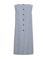 ryggen af blå kjole uden ærmer med rund hals og knapper på ryggen. Freequent Simply Taupe w Off-white FQLAVA-DRESS