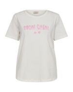 kortærmet hvid t-shirt med pink tekst på brystet. Freequent FQFENJAL-TEE Star off-white w. Fuchsia Pink