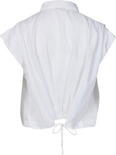 ryggen af kort hvid skjorte t-shirt med justerbar snøre. NÜ Zelma Shirt Creme