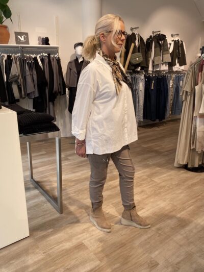 lene med hvid skjorte med løs pasform. Freequent FQJALLY SHIRT Brilliant white