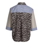 ryggen af mønstret skjorte med striber og leopardmønster. NÜ Zee Shirt Blue mix