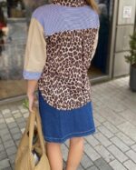 leopard ryg på mønstret skjorte i blå, beige i leopard print. NÜ Zee Shirt Blue mix