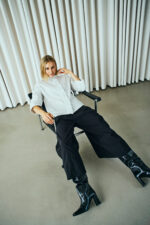 modelbillede stribet skjortebluse med flæsekant over knaplukning. Freequent FQFIONA-SHIRT Star Off-White w. Salute
