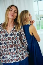 model med mønstret bluse Freequent FQNOMES-BLOUSE Moonbeam w. Baked Apple