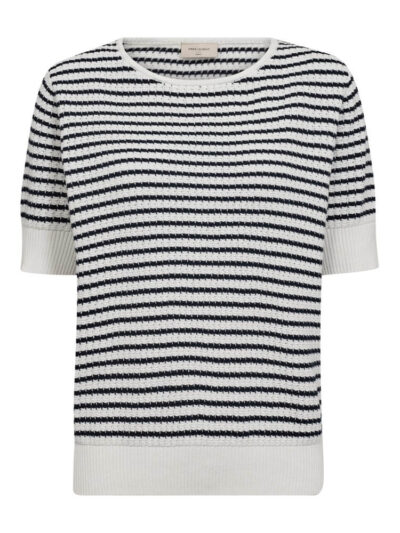 hvid og blå stribet strik med korte ærmer. Freequent FQDODO-PULLOVER Star Off-white w. Navy Blazer