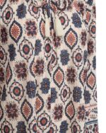 bindebånd ved halsudskæring på mønstret bluse Freequent FQNOMES-BLOUSE Moonbeam w. Baked Apple