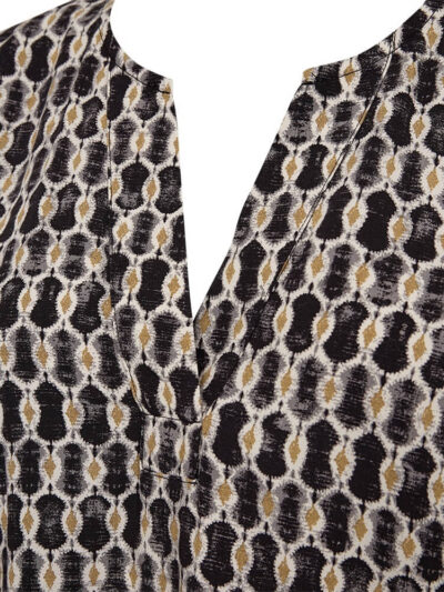 v-hals på mønstret bluse Freequent FQADNEY-BLOUSE Black w. Moonbeam
