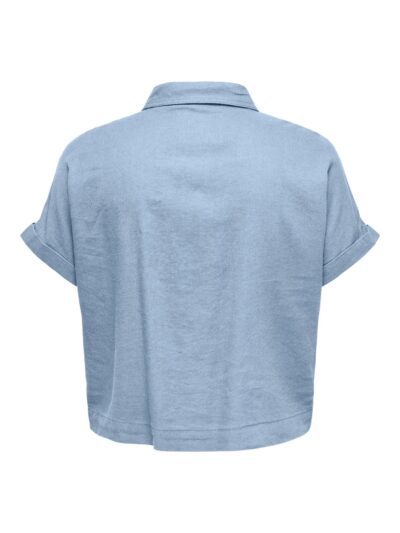 ryggen af lyseblå kortærmet skjorte ONLY Carmakoma CARCARO Shirt Cashmere Blue