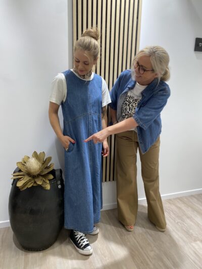 marie med lang denimkjole uden ærmer Freequent FQLISEA-DRESS Medium Blue Denim