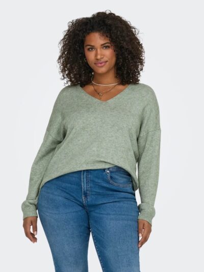 model med grøn strik med v-hals ONLY Carmakoma CARMARGARETA Pullover Basil