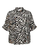 kortærmet zebra skjorte med knaplukning. ONLY Carmakoma CARBERTE Shirt Pumice Stone Zebra