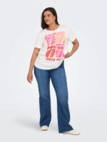 model med t-shirt og blå jeans med bred elastik i taljen. ONLY Carmakoma CARROYAL Flared Legging Medium Blue Denim