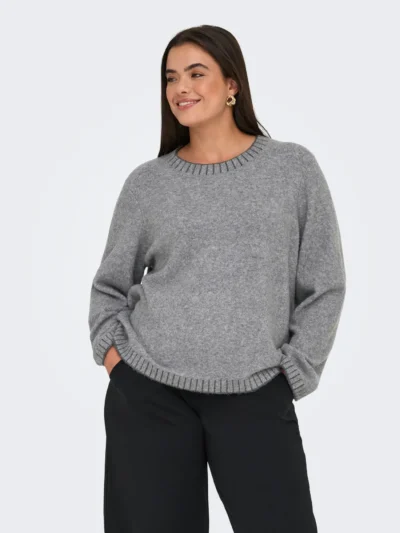 model med grå strik med ribkanter ONLY Carmakoma CARFINA Knit Grey