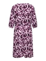 ryggen af mønstret lilla kjole ONLY Carmakoma CARTYLA Dress