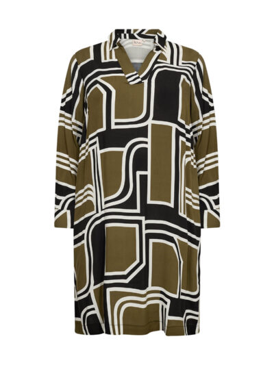 model med grøn mønstret kjole Wasabi WA-NATALIE 3 Kjole Dark Olive Combi