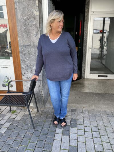 janni med blå strik ONLY Carmakoma CARMARGARETA Pullover Ombre Blue