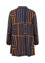 ryggen af mønstret tunika i navy blå og brun. Wasabi WA-SKY 2 Tunika Navy Blazer Combi