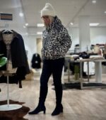 kort leopard jakke. Freequent FQNIALA-JACKET | Rainy Day w. Black