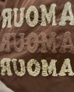 skrift på MIND by lene oversize brun skjorte