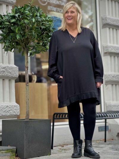 Janni med sort tunika Wasabi WA-SAFIA 3 Tunika Black