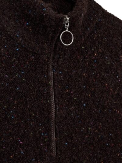 lynlås på brun strik vest med høj krave og lynlås. Freequent FQGRSNEMES-WAISTCOAT Coffee Bean Melange